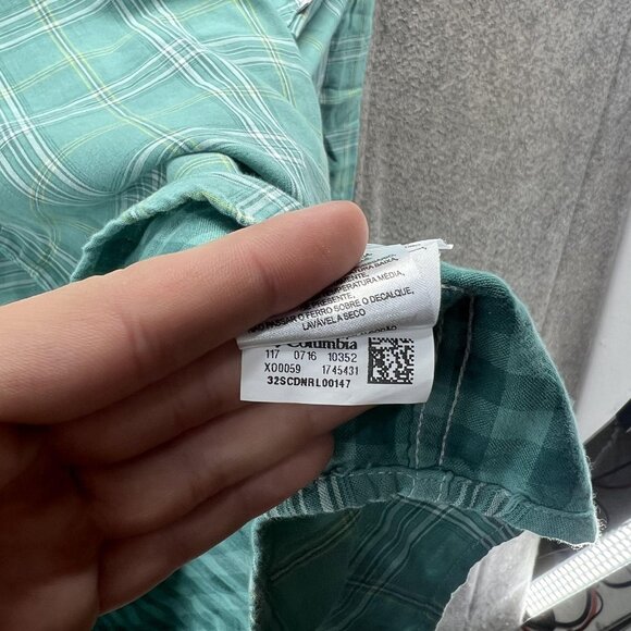 Columbia Shirt Mens Large Green Plaid Button Down Long Sleeve Cotton Outdoor - Picture 8 of 12